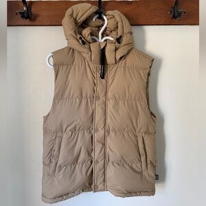 Aritzia - The Super Puff Vest